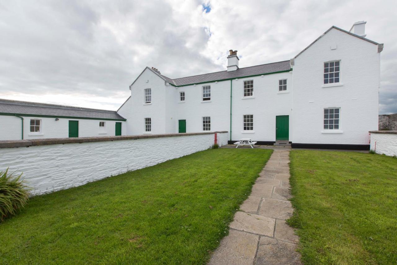Galley Head Lightkeeper'S Houses Donoure Екстериор снимка