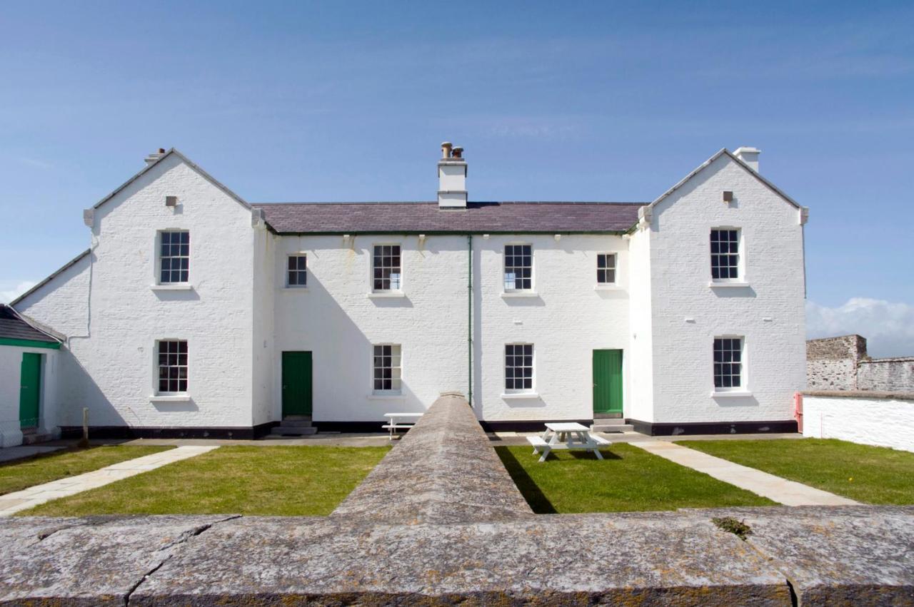 Galley Head Lightkeeper'S Houses Donoure Екстериор снимка