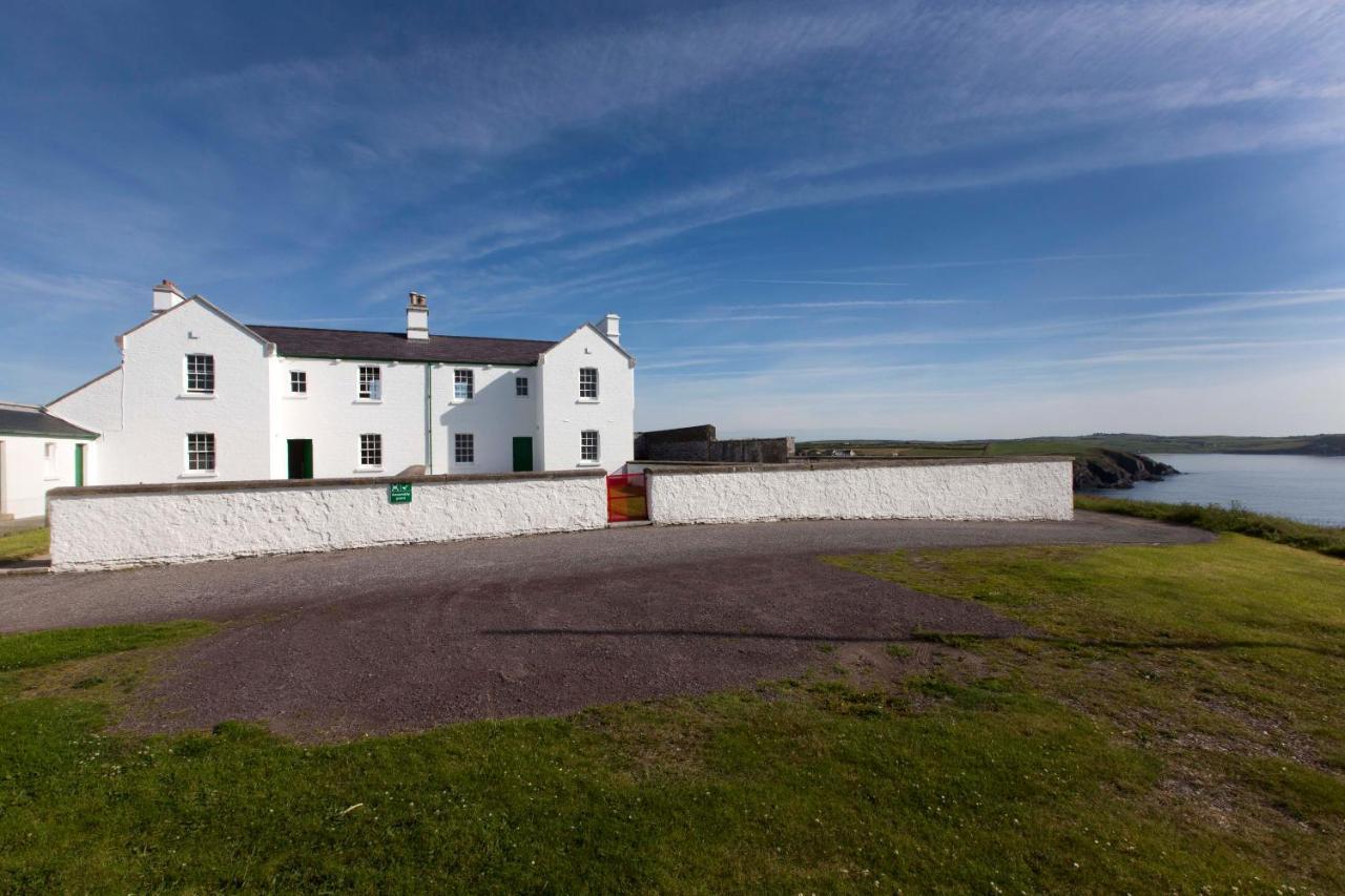 Galley Head Lightkeeper'S Houses Donoure Екстериор снимка