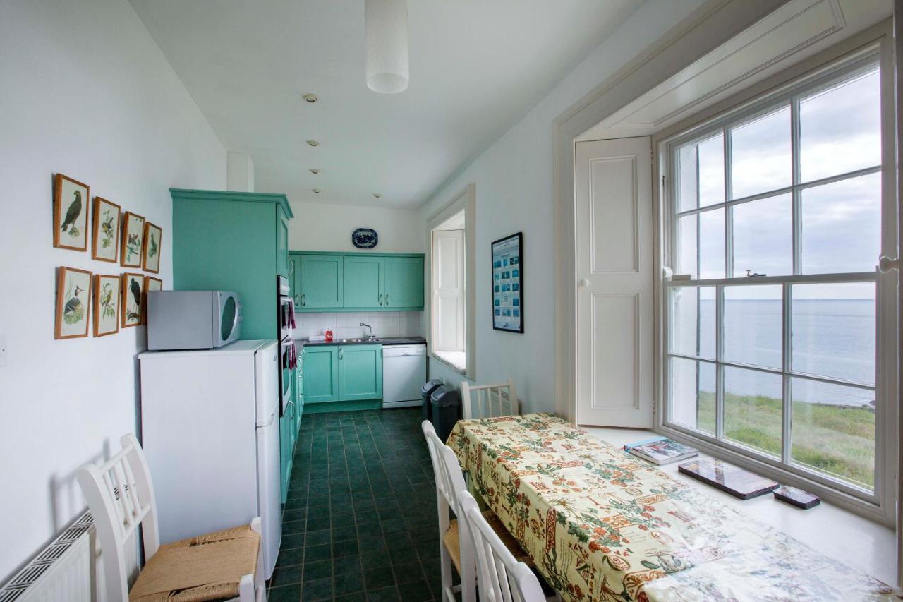 Galley Head Lightkeeper'S Houses Donoure Екстериор снимка